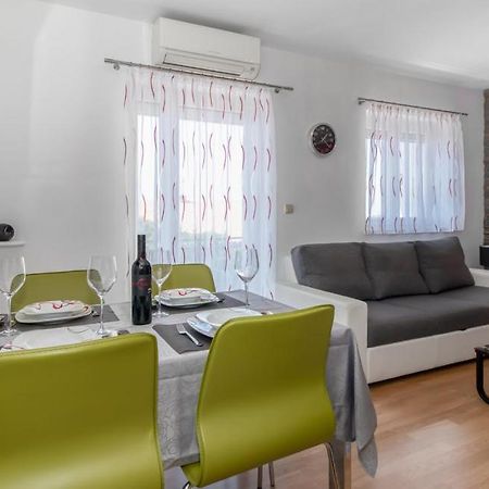 Apartman Dario Novi Vinodolski Esterno foto
